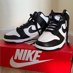 NEVER WORN - Nike Dunk High Classic (W 7 / M 5.5)